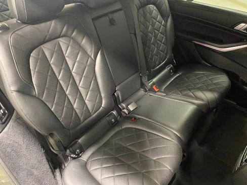 Used 2025 BMW X7 xDrive40i w/ Climate Comfort Package image 13
