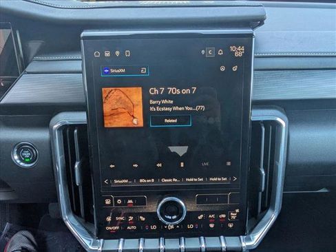 Used 2024 GMC Acadia Elevation image 13