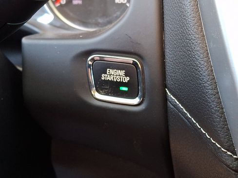 Used 2023 GMC Acadia SLE FWD image 26