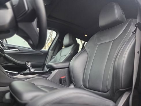 Used 2025 BMW X4 xDrive30i image 13