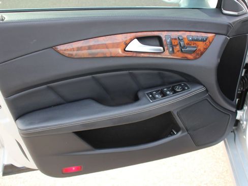 Used 2014 Mercedes-Benz CLS 550 4MATIC image 9
