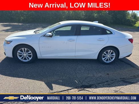 Used 2017 Chevrolet Malibu LT FWD image 2