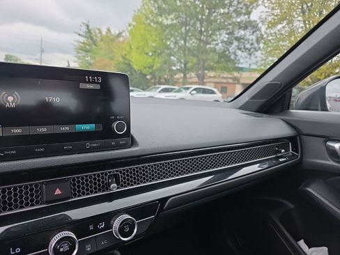 Used 2023 Honda Civic Sport image 17