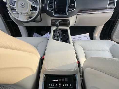 Used 2016 Volvo XC90 T6 Momentum w/ Momentum Plus Package image 27