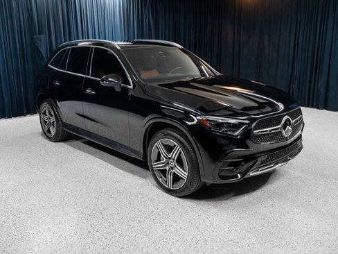 Certified 2023 Mercedes-Benz GLC 300 image 3