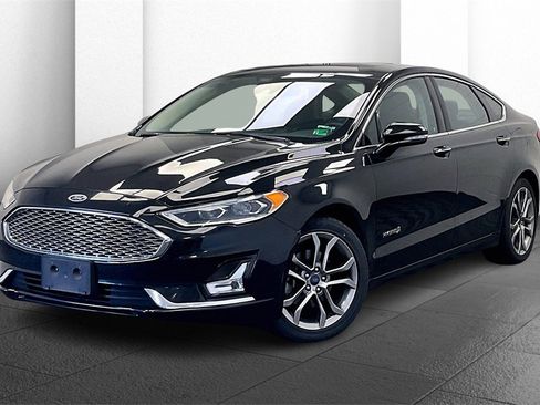 Used 2019 Ford Fusion Titanium image 11