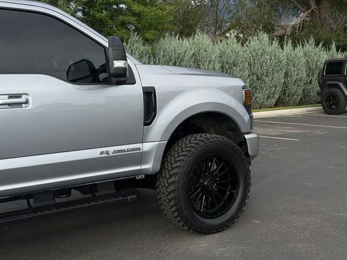 Used 2022 Ford F250 Lariat w/ Black Appearance Package AWD/4WD image 7
