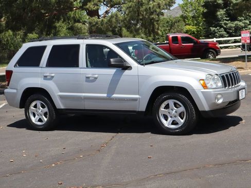 Used 2006 Jeep Grand Cherokee Limited AWD/4WD image 2