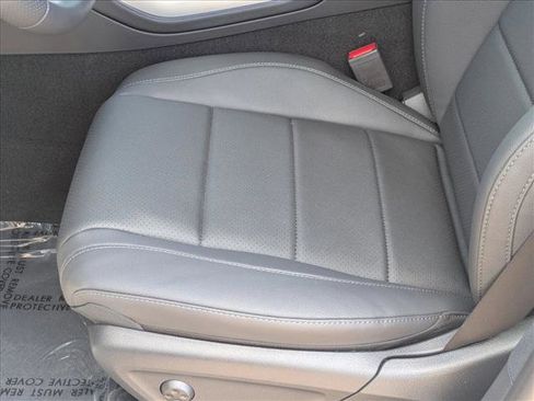 Used 2025 Mercedes-Benz GLS 450 4MATIC image 4