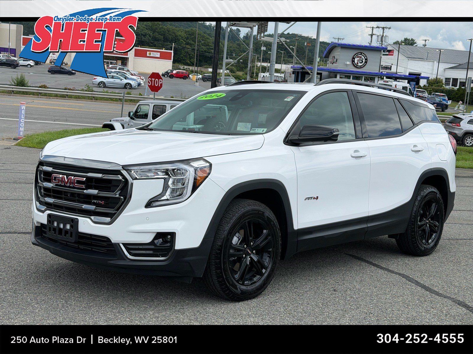 Used 2024 GMC Terrain AT4 w/ Tech Package AWD/4WD image 1