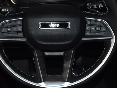 New 2025 Jeep Grand Cherokee L Limited w/ Luxury Tech Group II image 25