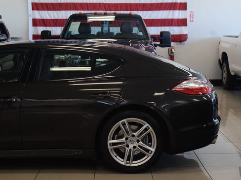 Used 2012 Porsche Panamera 4 image 18