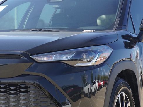 Used 2024 Toyota Corolla Cross SE image 5