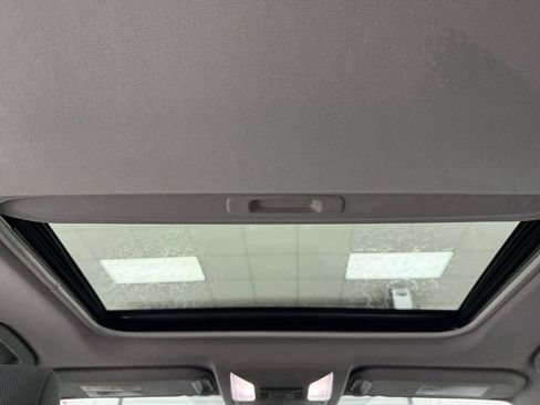 Used 2022 Toyota RAV4 XLE FWD image 34