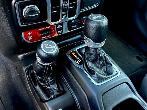 Used 2024 Jeep Wrangler Unlimited Rubicon image 22