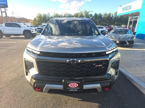 New 2026 Chevrolet Traverse Z71 w/ Enhanced Driving Package image 2