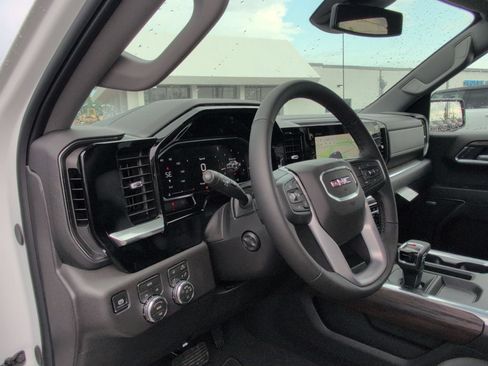 New 2026 GMC Sierra 1500 SLT w/ SLT Premium Package AWD/4WD image 11