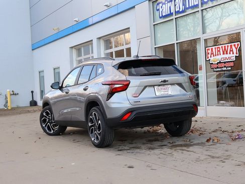 New 2026 Chevrolet Trax RS w/ Sunroof Package image 34