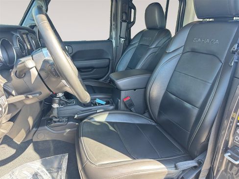 Used 2022 Jeep Wrangler Unlimited Sahara w/ Cold Weather Group image 9