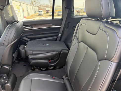 New 2025 Jeep Grand Cherokee L Limited AWD/4WD image 18