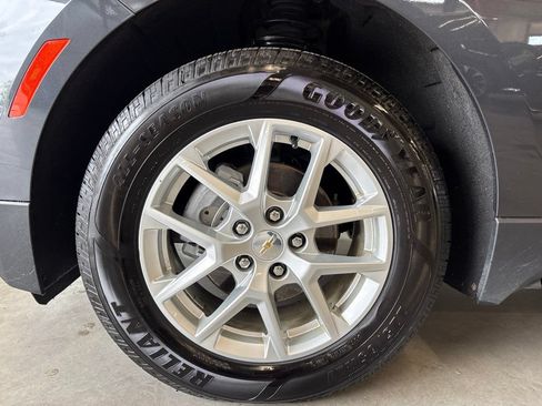 Used 2023 Chevrolet Equinox LT AWD/4WD image 30