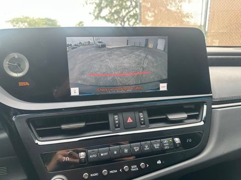 Certified 2025 Lexus ES 300h w/ Premium Package FWD image 15