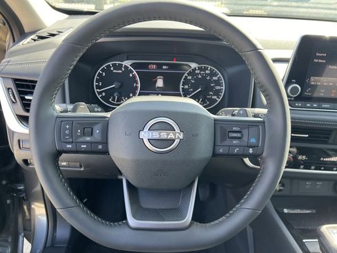 Certified 2026 Nissan Rogue SV image 7