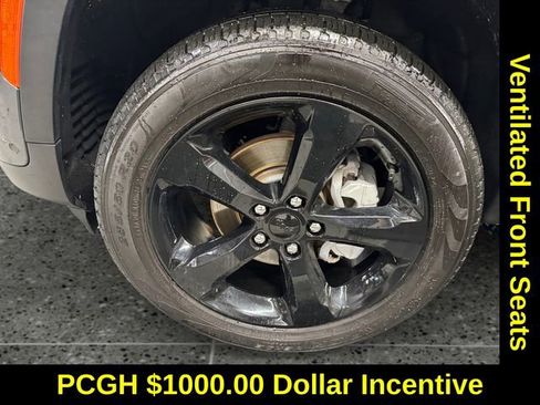 Used 2024 Jeep Grand Cherokee Limited w/ Luxury Tech Group II image 24