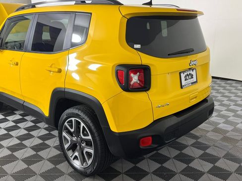 Used 2018 Jeep Renegade Latitude w/ Cold Weather Group AWD/4WD image 11