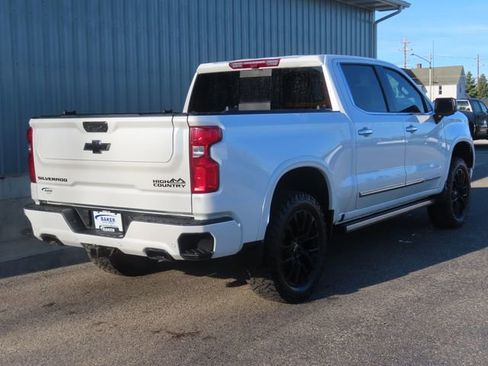 Used 2024 Chevrolet Silverado 1500 High Country AWD/4WD image 3