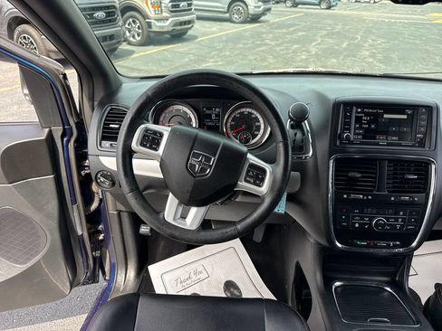 Used 2017 Dodge Grand Caravan GT FWD image 28