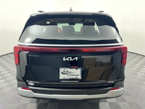 Certified 2026 Kia Carnival EX FWD image 4