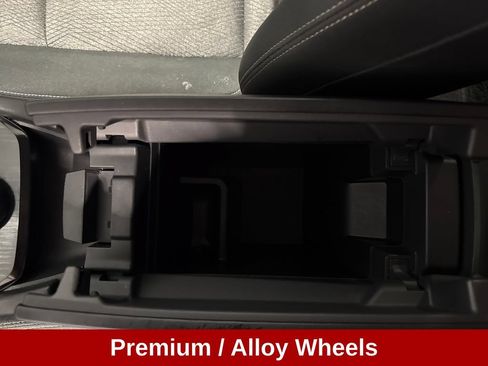 Used 2024 Nissan Rogue SV AWD/4WD image 18