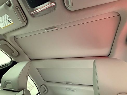 New 2026 Toyota Prius XLE image 18