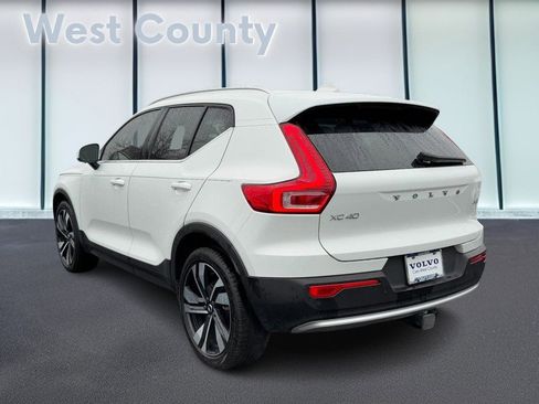 Certified 2023 Volvo XC40 B5 Ultimate w/ Protection Package Premier image 7
