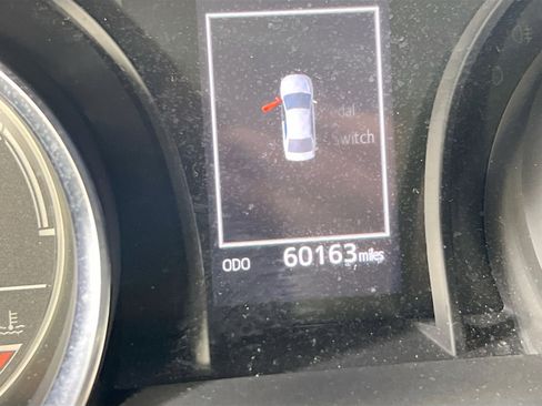 Used 2020 Toyota Camry LE image 12