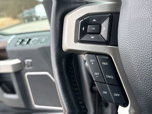 Used 2022 Ford F250 Lariat w/ Lariat Value Package image 22