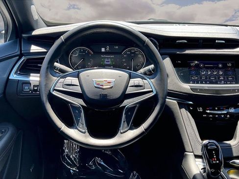 Certified 2023 Cadillac XT5 Premium Luxury AWD/4WD image 8