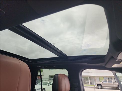 New 2026 Lincoln Navigator Reserve AWD/4WD image 32