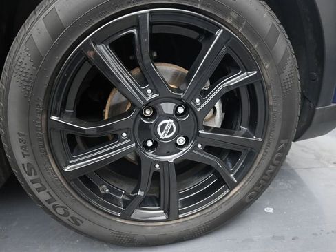 Used 2020 Nissan Kicks SR w/ SR Premium Package FWD image 11