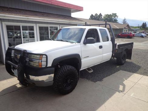 Used 2004 Chevrolet Silverado 2500 W/T w/ Skid Plate Package AWD/4WD image 1