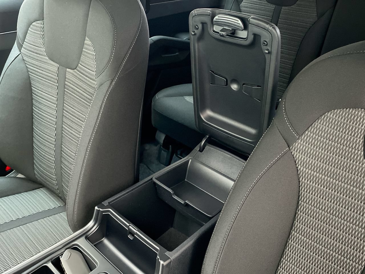 Certified 2026 Kia Sorento LX FWD image 27