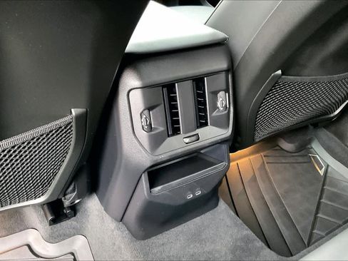 Used 2025 BMW X3 xDrive30i w/ Premium Package image 34