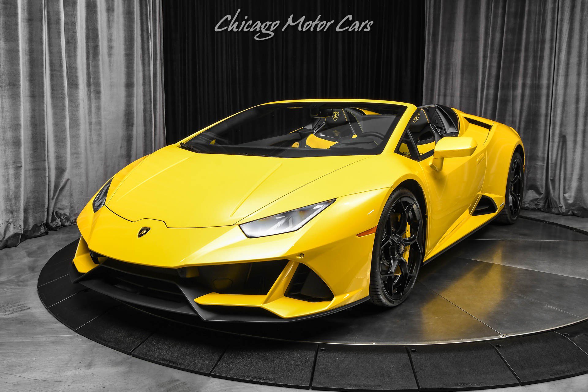 Used 2024 Lamborghini Huracan EVO AWD/4WD image 2