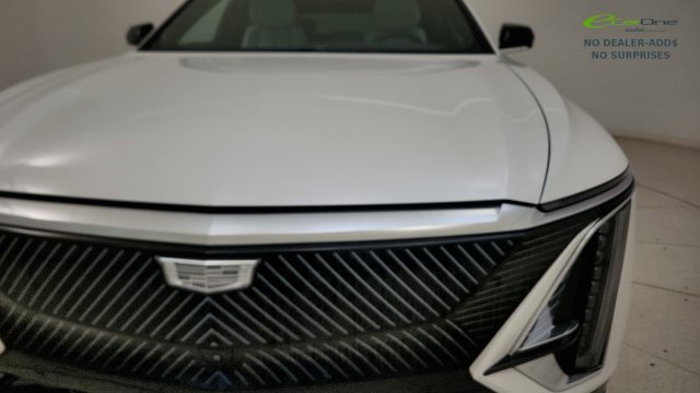 Used 2025 Cadillac Lyriq Luxury w/ LPO, Floor Liner Package RWD image 23