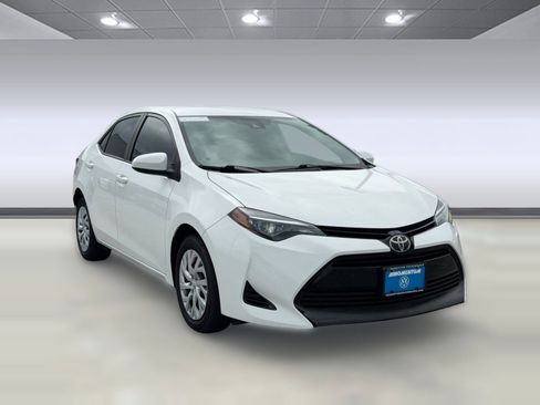 Used 2018 Toyota Corolla LE FWD image 7