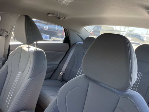 Certified 2024 Hyundai Elantra Blue image 22