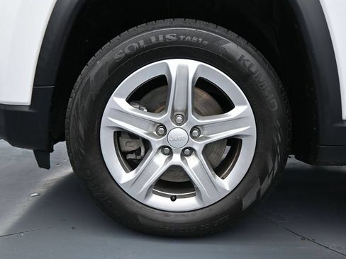 Used 2024 Jeep Compass Latitude AWD/4WD image 27