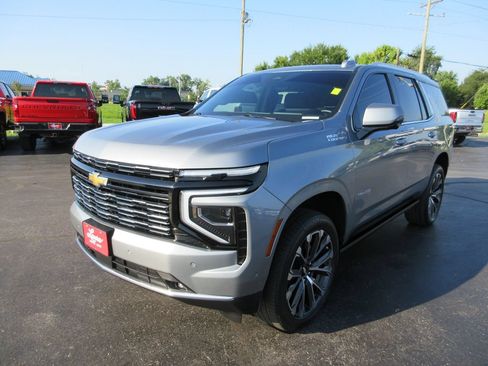 Certified 2025 Chevrolet Tahoe High Country AWD/4WD image 11