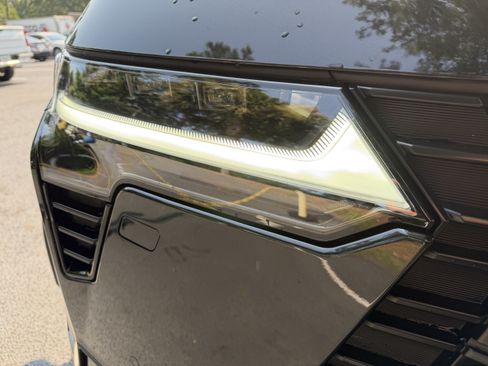 Used 2025 Lexus GX 550 AWD/4WD image 12